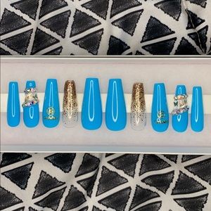 Press on nails